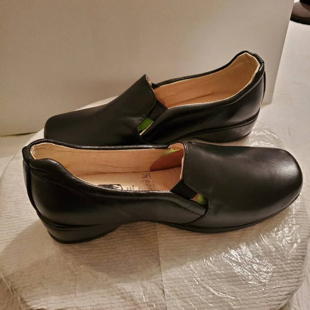 Angie Comfort Shoes 100% Sheepskin leather Square Toe Size US 7.5 /EU/38.